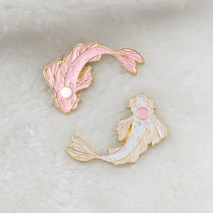 Pink/White/Black Koi Brooch Cute Goldfish Enamel Pin Denim Lapel Fish BadgeFamily Kid Blessing Gifts Friends Personality Jewelry