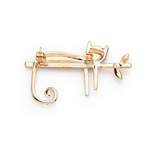 Wuli&baby Lazy Cat Sitting On The Tree Enamel Brooches For Women And Men Bouquet Pin 2019 New Fashion Jewelry